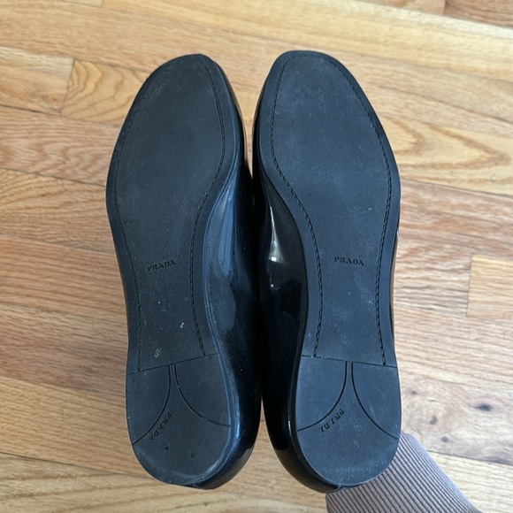 Prada flat - Picture 3 of 5